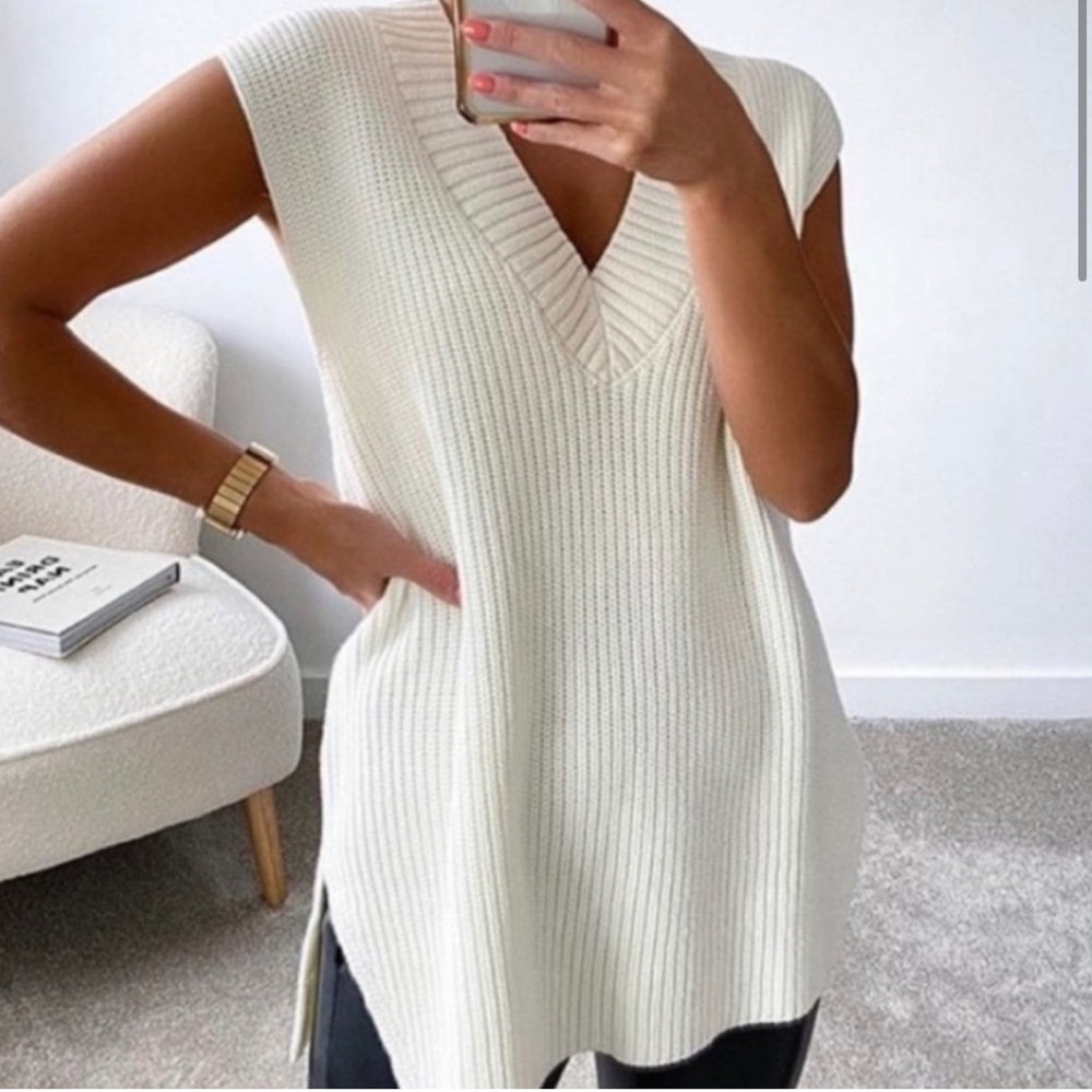 H&M long v-neck sweater vest, cream - Women’s XS